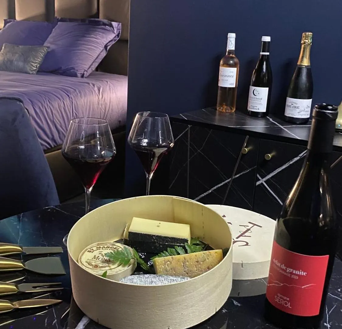 21 Lunes - Room Experiences Pour Couples Roanne Love hotel